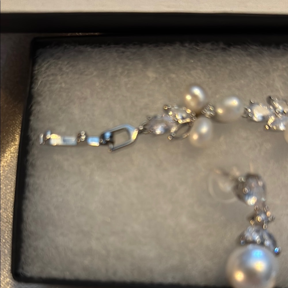 Silver and White Crystal Bracelet & Earrings - Picture 4 of 6